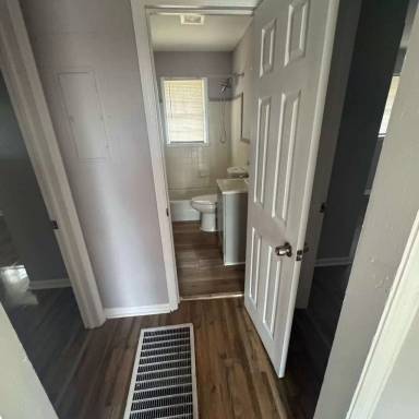 Main picture of 106 Johnson Ave SE