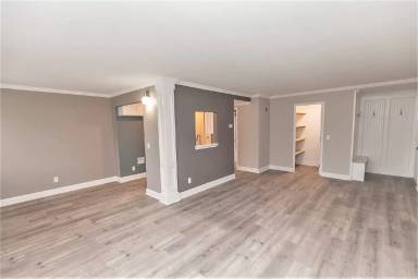 Main picture of 740 Prospect St