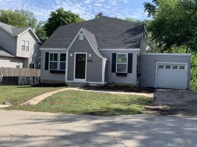 Main picture of 21651 W Highland Dr