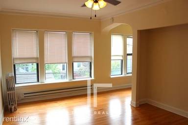 Main picture of 4614 N Paulina St