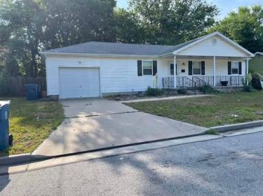 Main picture of 1717 Iowa Ave