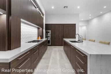 Main picture of 680 Falcon Summit Ct