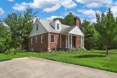 Main picture of 3203 Belleview Ave