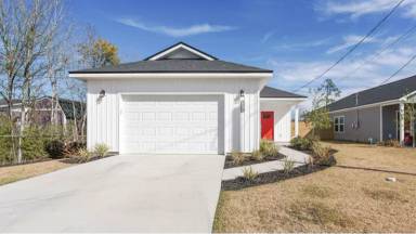 Main picture of 2910 Clearview Ave