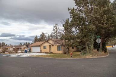 Main picture of 1822 NE Diablo Way