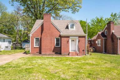 Main picture of 628 S Maple St