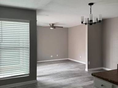 Main picture of 9805 Walnut St