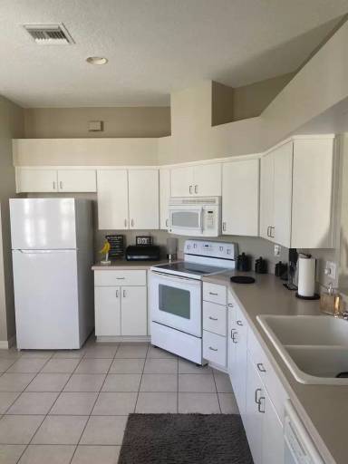 Main picture of 27021 Nature View St