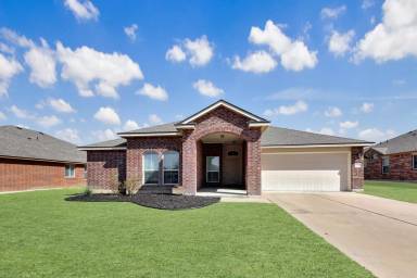 Main picture of 9300 Cricket Dr