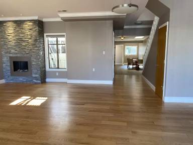 Main picture of 853 Lombard St