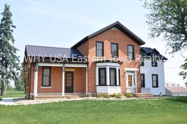 Main picture of 942 W Main St