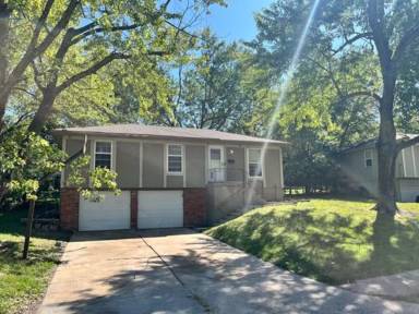 Main picture of 10401 Sycamore Ave