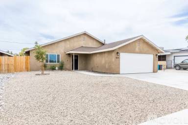 Main picture of 909 W Vulcan Ave