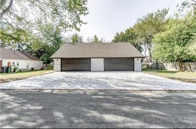 Main picture of 3704 W Beechwood Dr