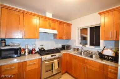 Main picture of Howard Apartments