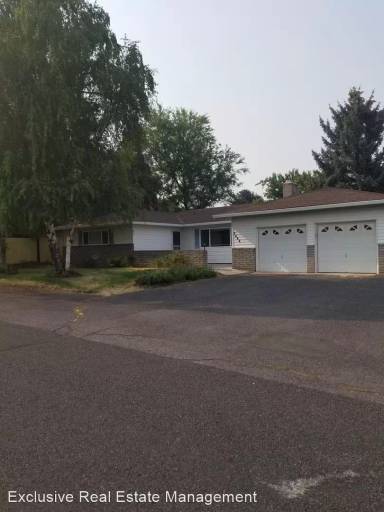 Main picture of 2444 Redwood Dr