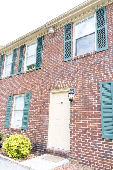 Main picture of 2827 Dayton Blvd