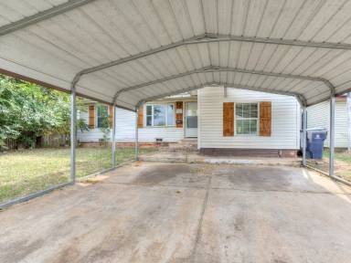 Main picture of 1314 SE 40th St