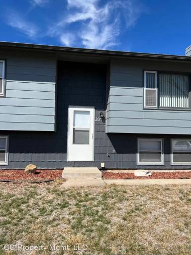 Main picture of 201 Hummingbird Cir