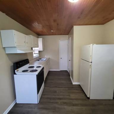 Main picture of 5660 E 23rd St