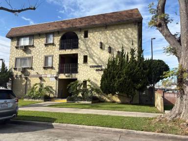 Main picture of 8011 Bright Ave