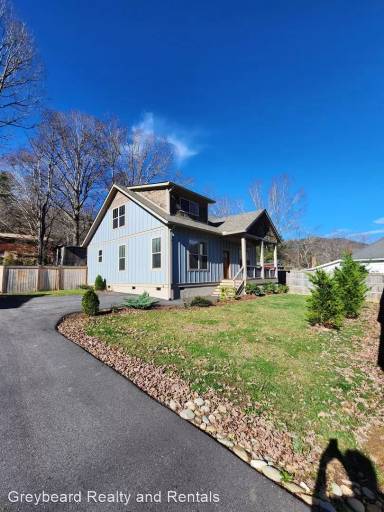 Main picture of 7 Staffordshire Dr