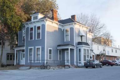 Main picture of 728 E Walnut St