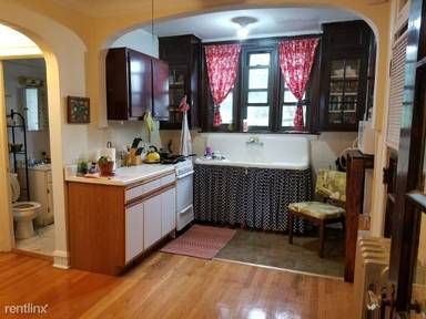 Main picture of 1459 W Leland Ave