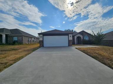 Main picture of 5104 Charles Loop