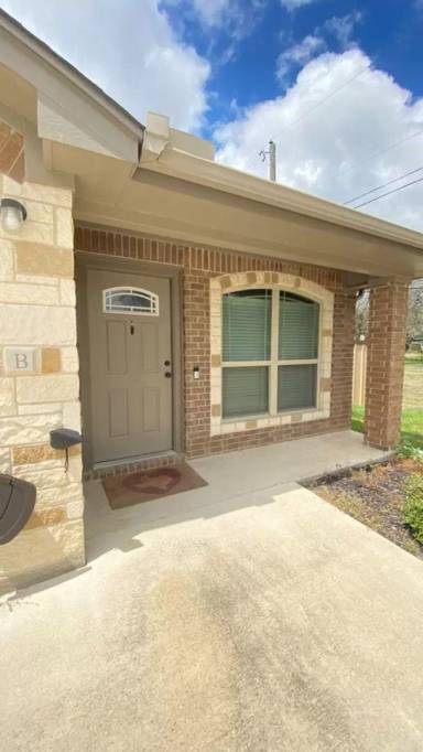 Main picture of 1806 Seminole Trce