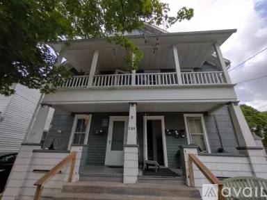 Main picture of 708 Linden Pl