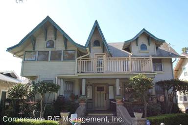 Main picture of 166 1/2 Dearborn St
