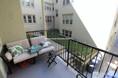 Main picture of 255 Kelton St