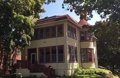 Main picture of 119 Bedford St SE