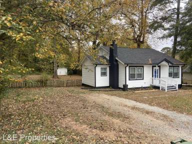 Main picture of 205 E Catawba Dr