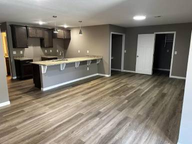 Main picture of 520 N Mathewson Ave