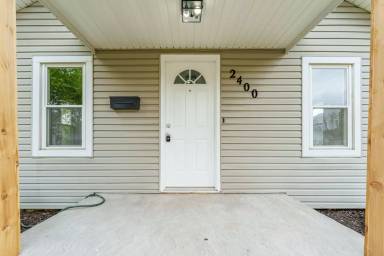 Main picture of 2400 Brookline Ave