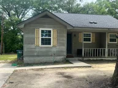 Main picture of 1035 Ash Street Ext