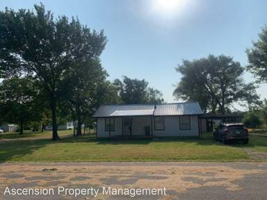 Main picture of 1026 S Tinker Ave