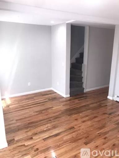 Main picture of 135 N 9th Ave