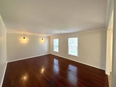 Main picture of 7318 Connan Ln