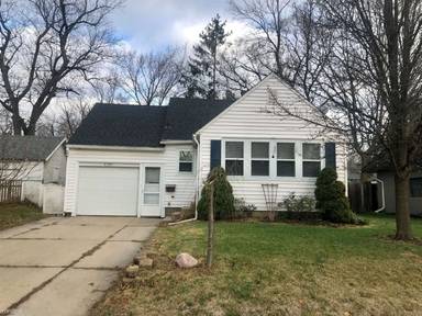 Main picture of 4129 Jenison St SW