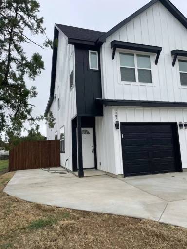 Main picture of 3307 Collin St