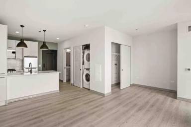 Main picture of 2133 N Elston Ave