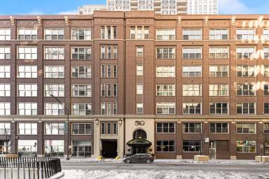Main picture of 540 N Lakeshore Dr Condo