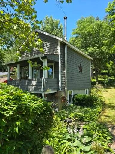 Main picture of 16 Middle Valley Rd