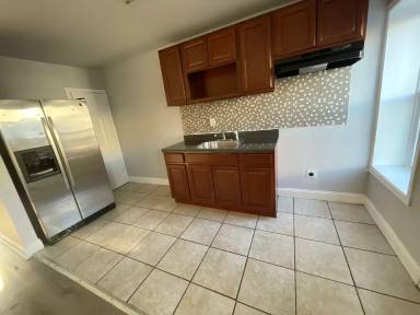 Main picture of 6231 N Gratz St