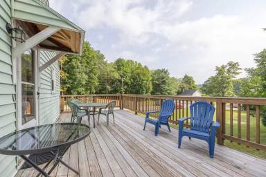 Main picture of 15 Cottage Pl