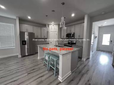 Main picture of 512 Medwyk Dr