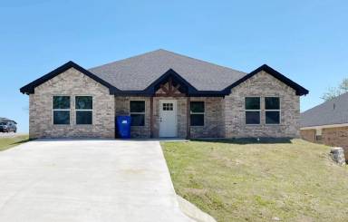 Main picture of 122 Watch Hill Dr